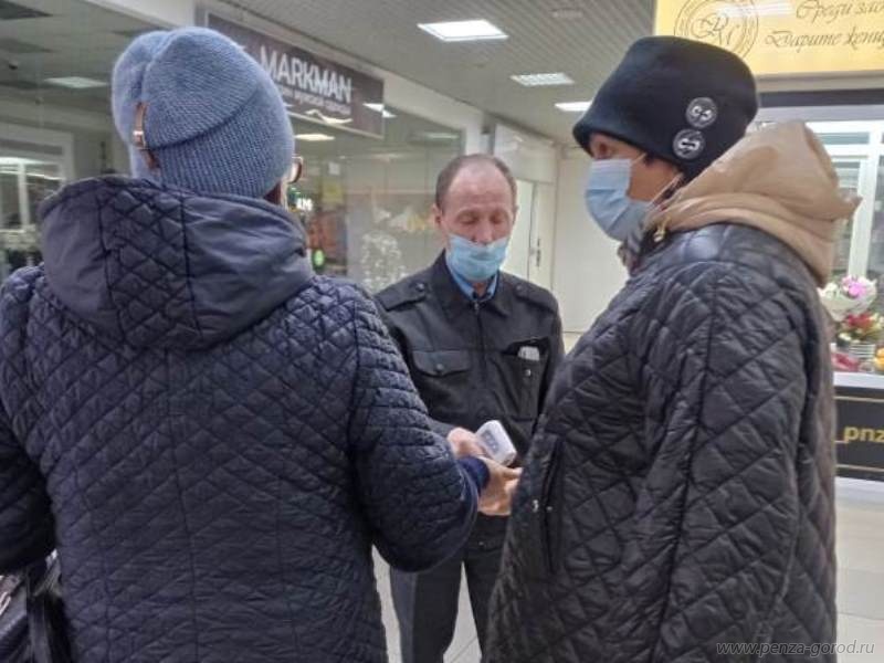 На пять человек, находившихся  без масок в торговых точках Пензы, составлены протоколы