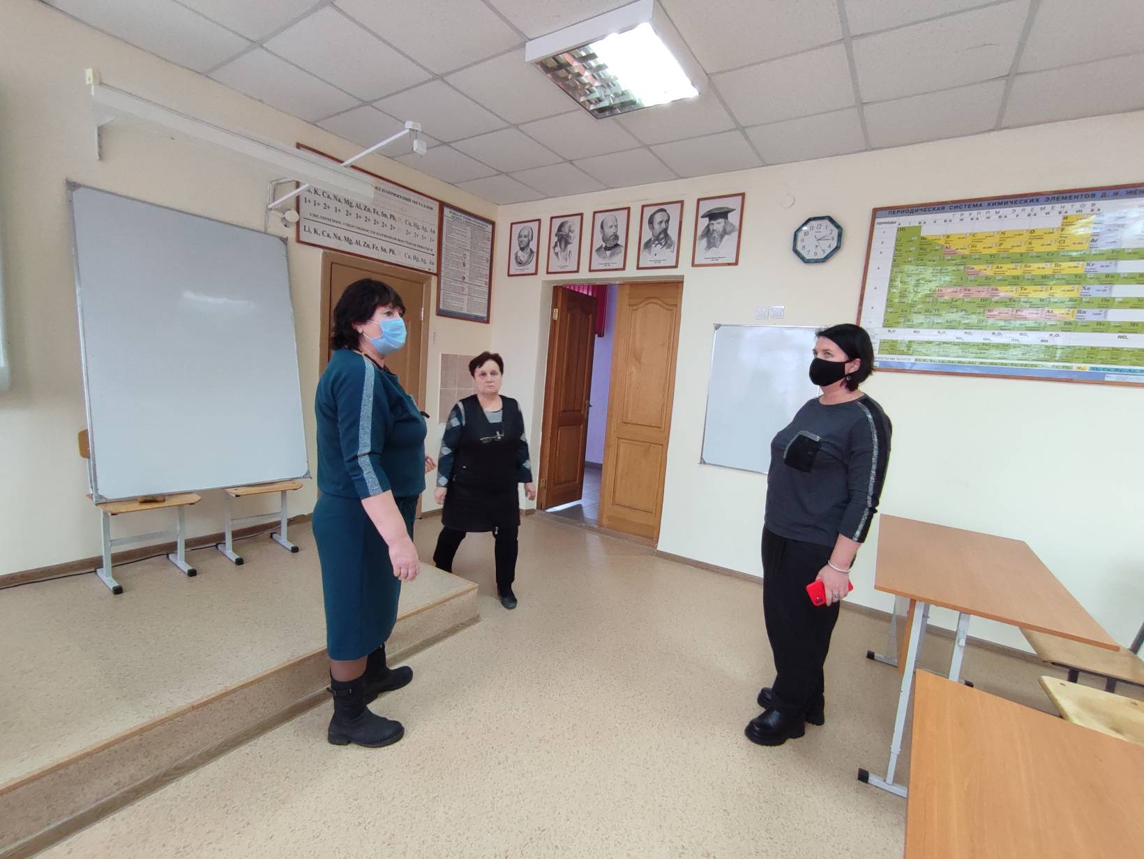 Ольга Чистякова помогла пензенской школе с ремонтом кабинета химии