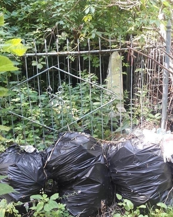 В Пензе никто не согласился заняться уборкой кладбищ