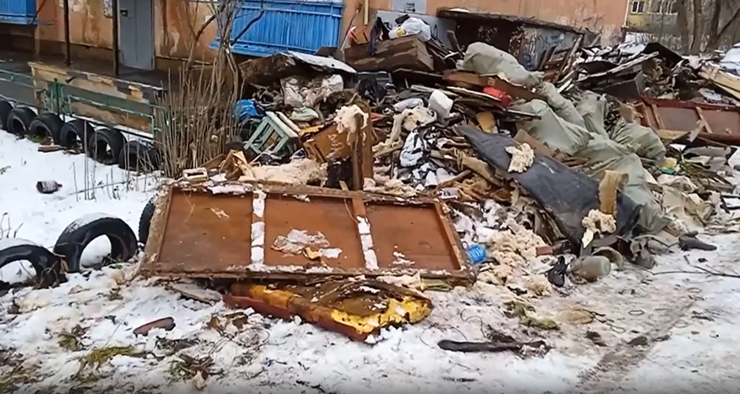 Жители улицы Вяземского пожаловались на возникший у дома «арт-объект»