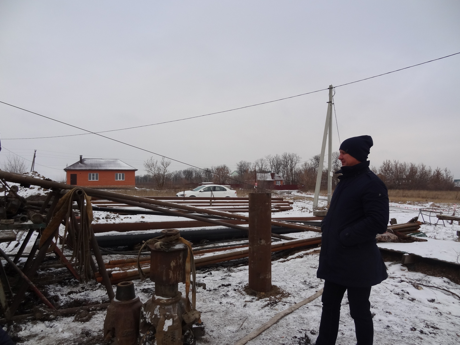 В Бессоновском районе продолжается работа по бурению артезианской скважины