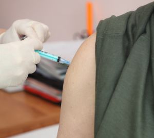 Пензенский Роспотребнадзор начал проверять предприятия на наличие прививок у сотрудников