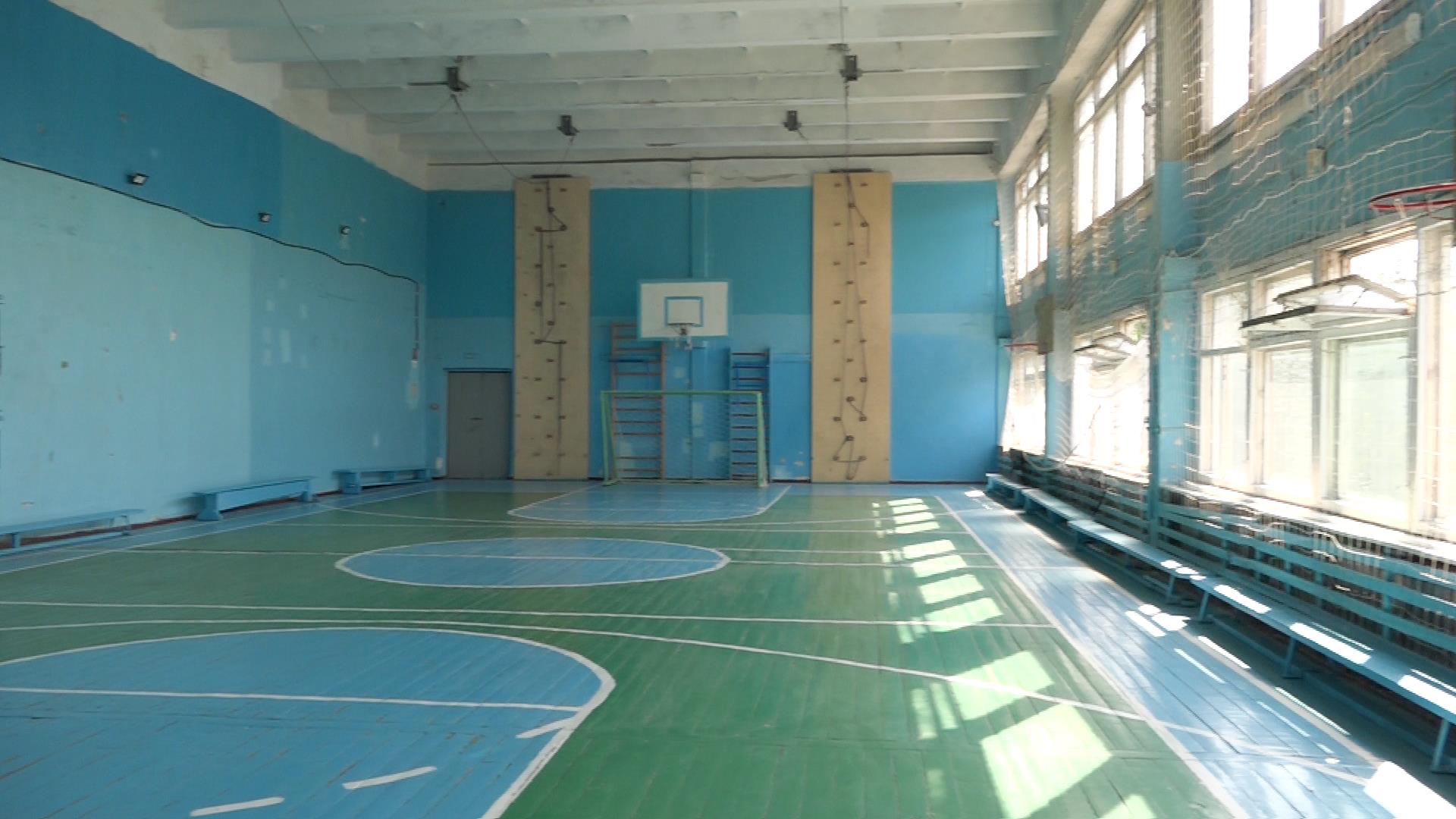 Мельниченко выделил средства на ремонт одной из школ Кузнецка