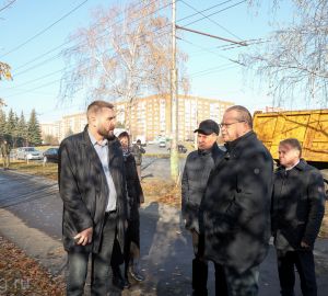 Олег Мельниченко проверил ход работ по строительству коллектора у ТЦ «Олимп»