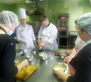 Пензенские школы испытывают дефицит поваров столовых