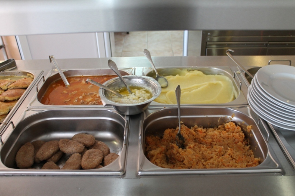 Пензе не хватает 25 миллионов рублей, чтобы заменить старое оборудование пищеблоков в школах