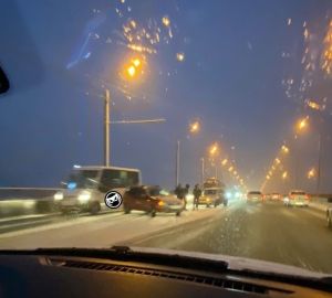 Снегопад увеличил число аварий на дорогах Пензы