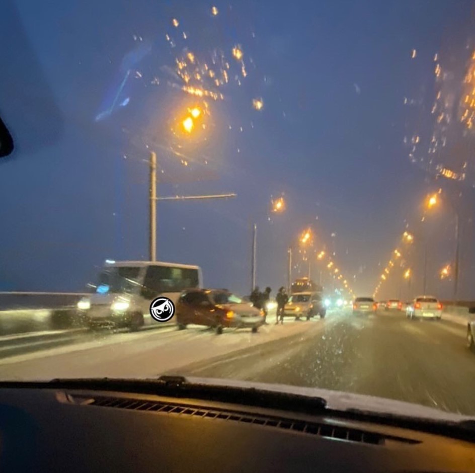 Снегопад увеличил число аварий на дорогах Пензы