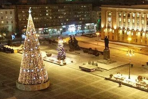 В Пензе начата установка новогодних елок