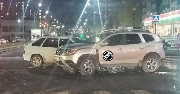 В Пензе жестко столкнулись две легковушки. Фото