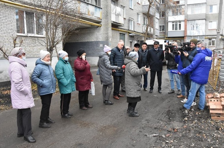 Владимир Мутовкин проверил, как в Пензе восстанавливают благоустройство после ремонта сетей
