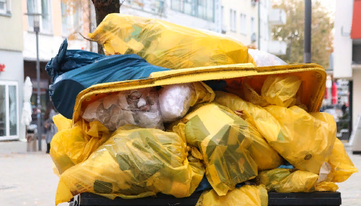 Пензенцы недовольны переполненными в выходные дни контейнерами для сбора ТБО