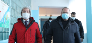 Мельниченко проверил ход ремонта школы в Кузнецком районе