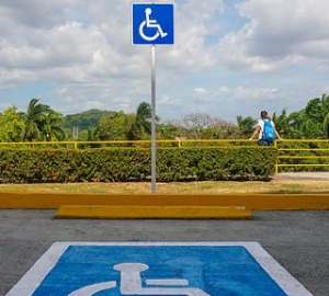 Пензенским водителям напомнили о льготах при использовании знака «Инвалид»