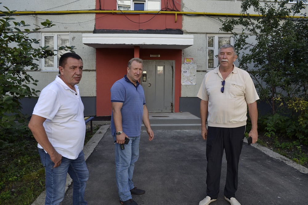 Руководство «Надежды-6» поблагодарили за капремонт дома