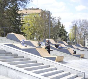 Непривитых россиян призывают переезжать из страны