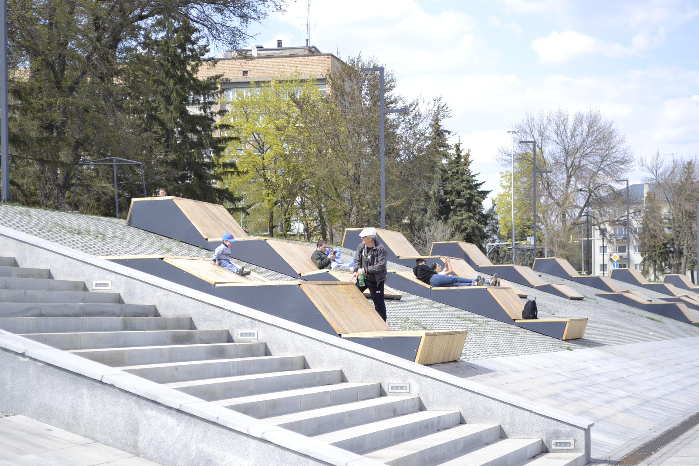 Непривитых россиян призывают переезжать из страны