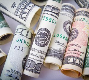 Курс доллара подскочил до 75,05 рублей