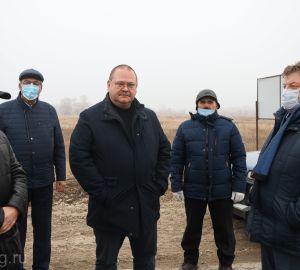 Олег Мельниченко проверил качество новой дороги в Иссинском районе