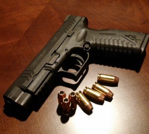 Сотрудник полиции выстрелил в голову дочери прямо в такси