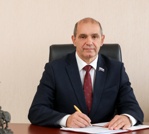 Владимир Мутовкин поздравил пензенских женщин с Днем матери