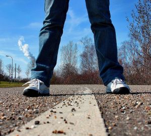 Олег Мельниченко поручил перенести аварийную остановку в Мокшанском районе