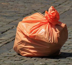 Россиянам, оставляющим мусор в подъезде, грозят штрафы