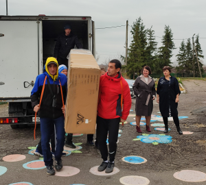 Ольга Чистякова передала школе села Оленевка беговую дорожку