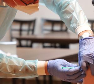 Глава Центра Гамалеи назвал условие для победы над коронавирусом