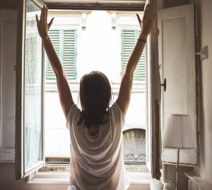 Установленное в квартире бракованное окно пришлось возвращать по решению суда