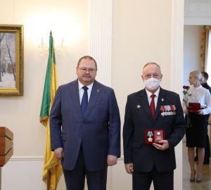 Мельниченко наградил пензенцев, достигших профессиональных успехов