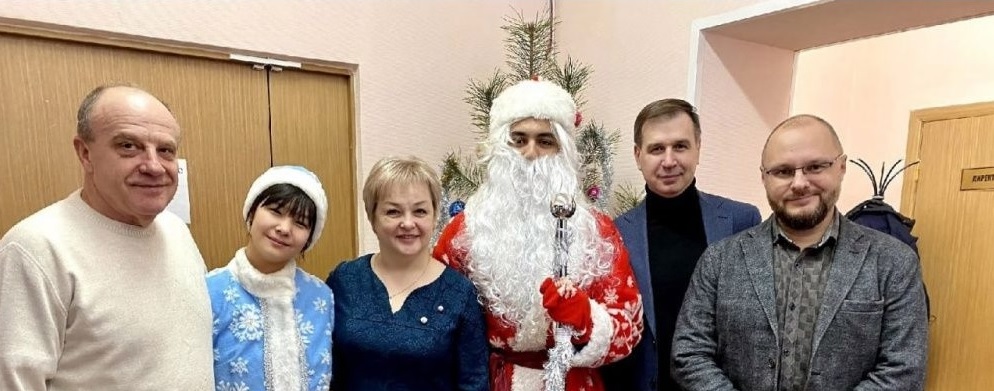 Иван Краснов помог в организации утренника для воспитанников реабилитационного центра