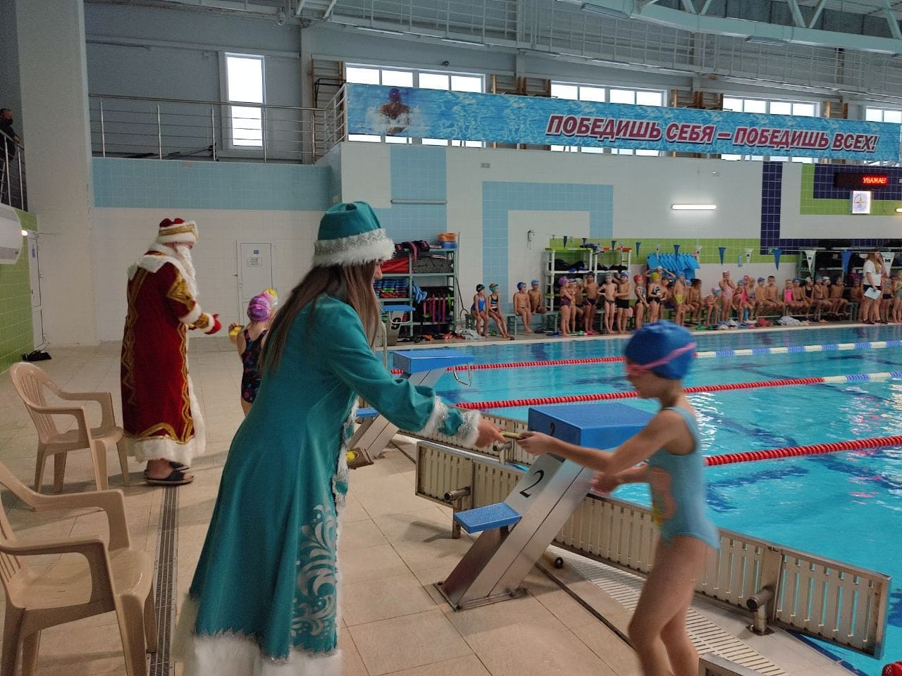 Ольга Чистякова передала сладкие подарки юным спортсменам