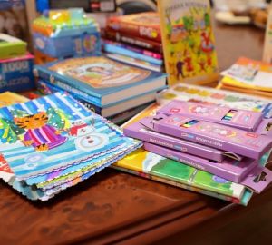 Ольга Чистякова передала подарки для юных пациентов онкодиспансера