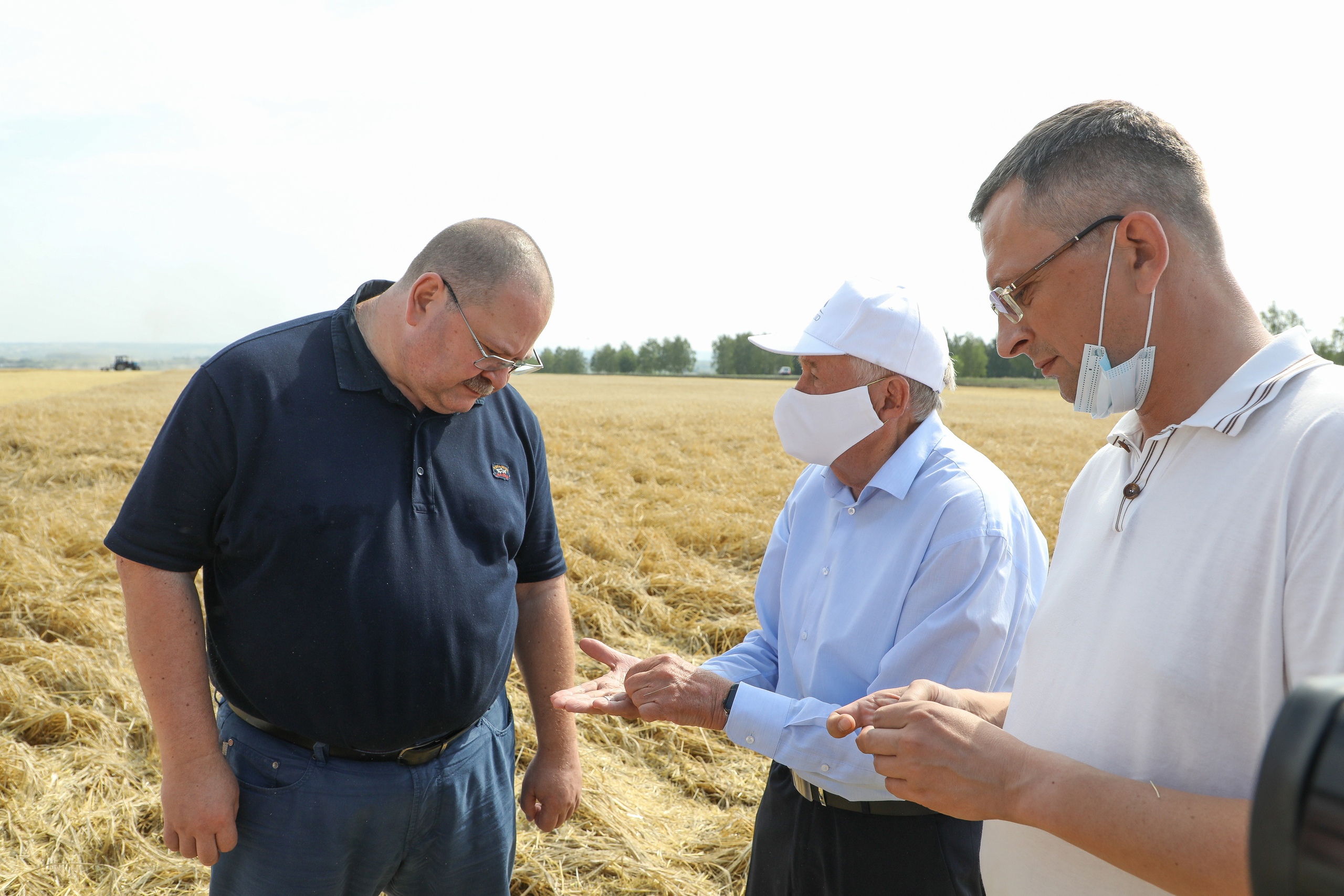 Мельниченко: "В 2022 году на поддержку аграриев выделим 330 миллионов"