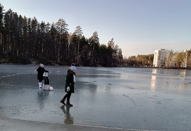 В Заречном детей застали за опасными играми