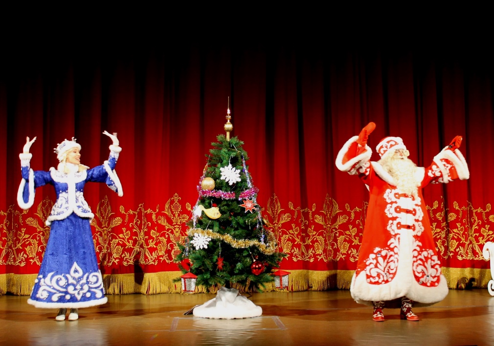 В Пензе губернаторскую елку посетили 500 детей