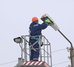 В Кузнецке из-за сильного ветра произошло отключение трех высоковольтных линий
