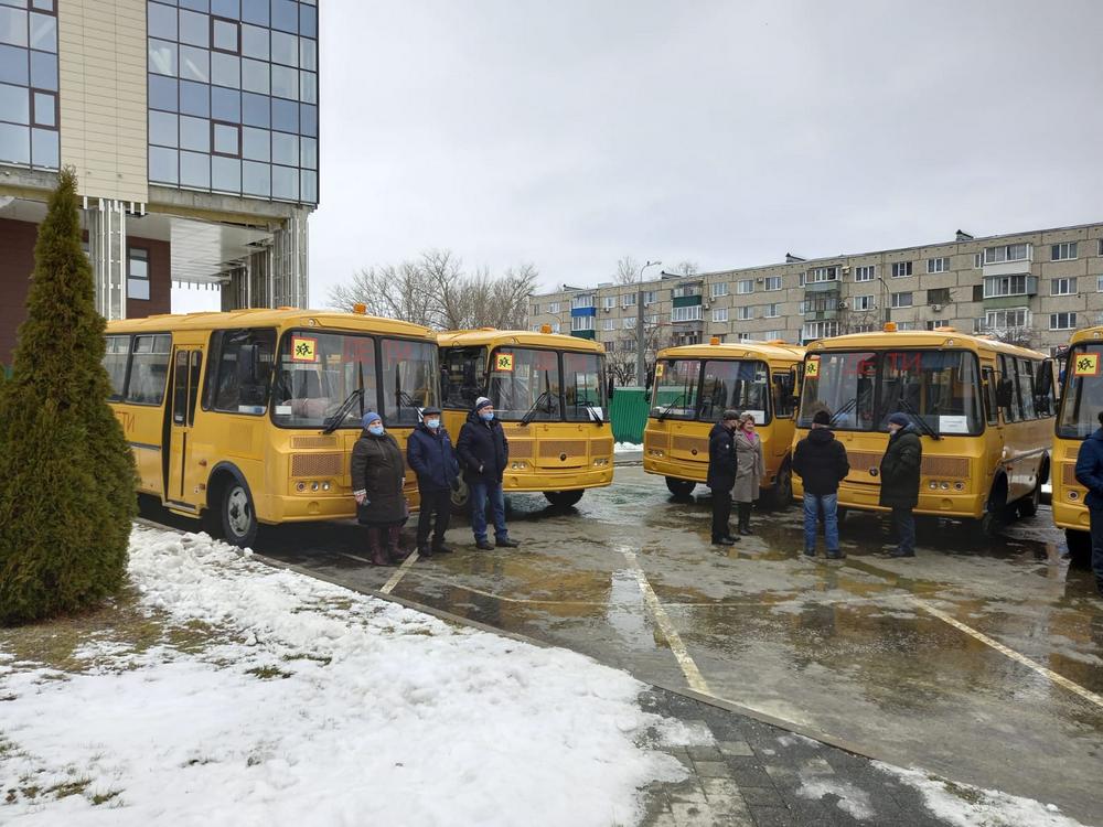 3 новых автобуса передали в школы Наровчатского района