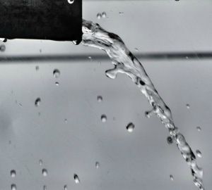 В областной больнице Бурденко крыша протекла из-за подрядчика