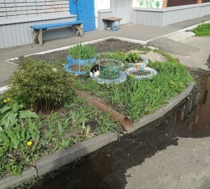 В детсадах Заречного начали убирать украшения из покрышек