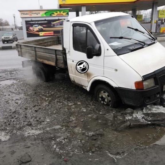 В районе Маяка автомобилистов на дороге подстерегает опасность