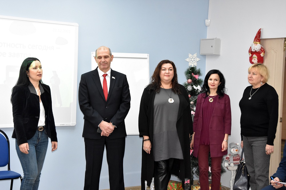 Владимир Мутовкин посетил урок школы Совета женщин, организованный  для старшеклассников