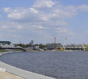 Набережная Суры тонет в мусоре