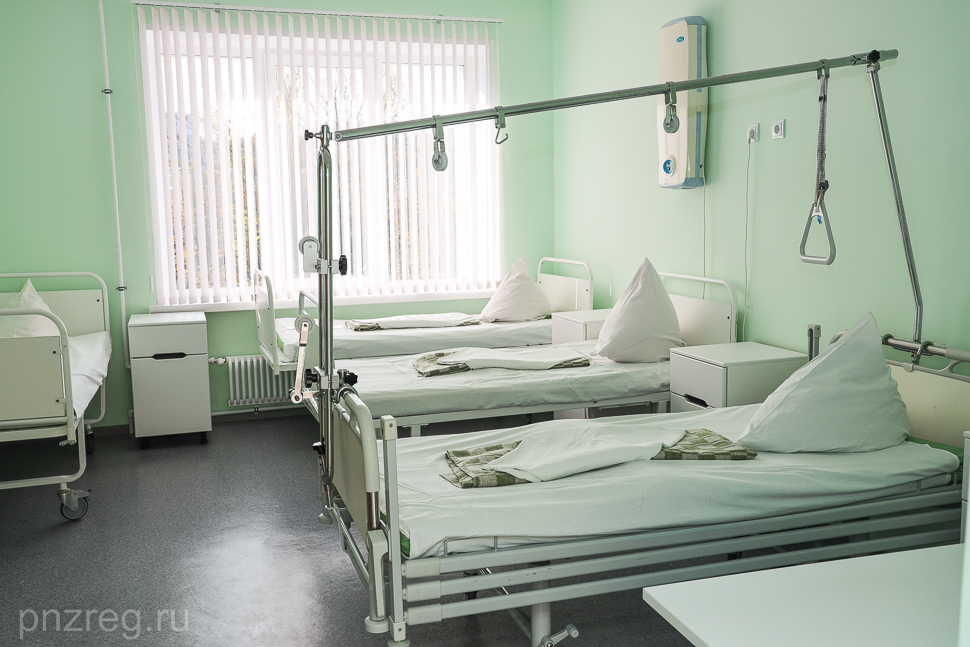 В пензенском КИМе закупили переносные кислородные баллоны для перевозки тяжелых больных