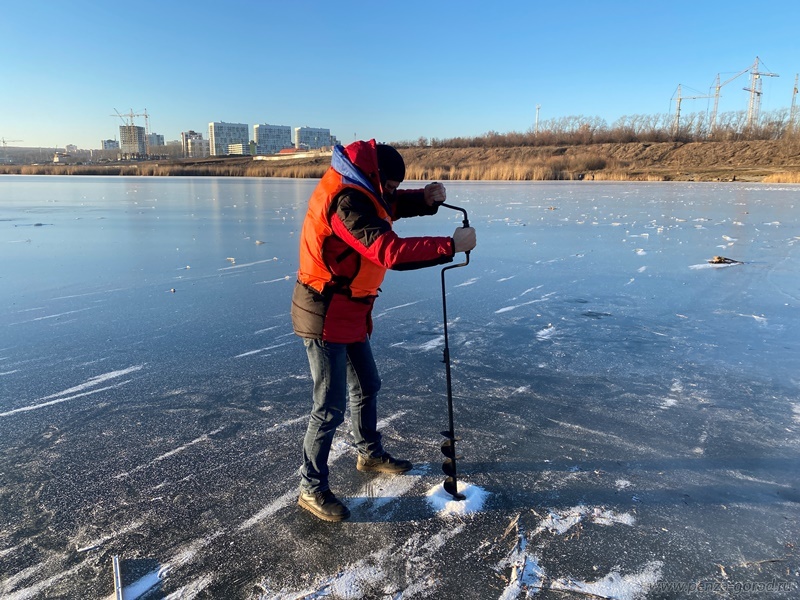 На водоемах Пензы измерили толщину льда