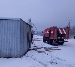 Пензенские пожарные ликвидировали возгорание строительного вагончика