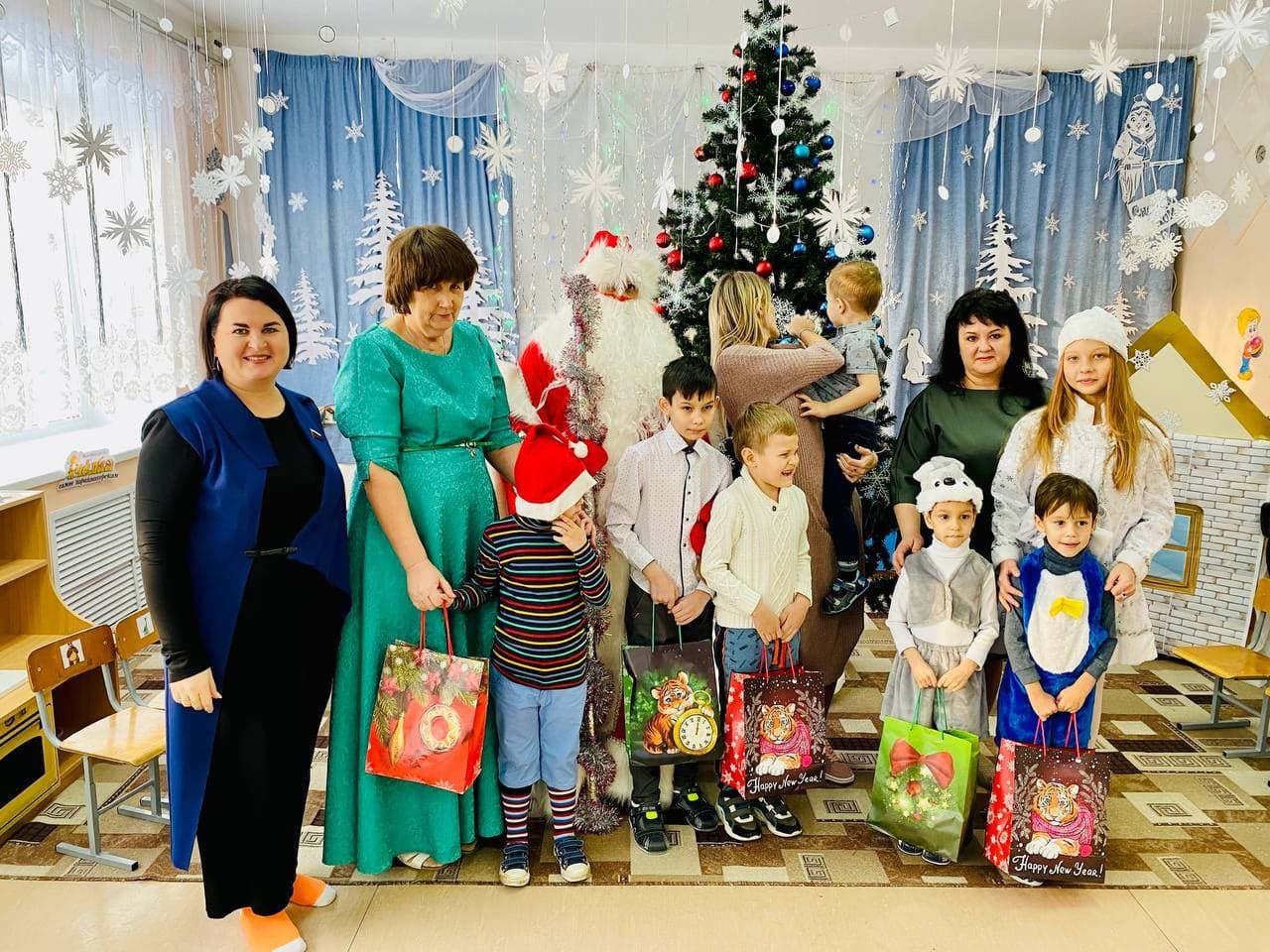 Ольга Чистякова организовала елку для особенных детей