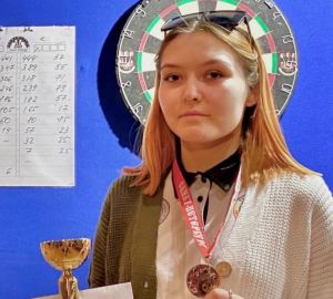 Школьница из Колышлейского района завоевала бронзу в международном турнире по дартсу