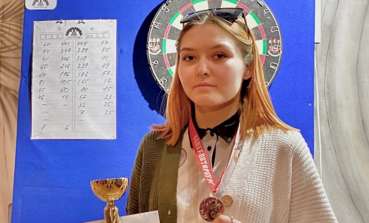 Школьница из Колышлейского района завоевала бронзу в международном турнире по дартсу